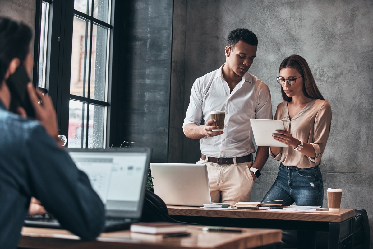 Business People working together